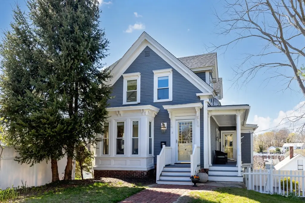 3 Massasoit St, Plymouth, MA 02360 - #1