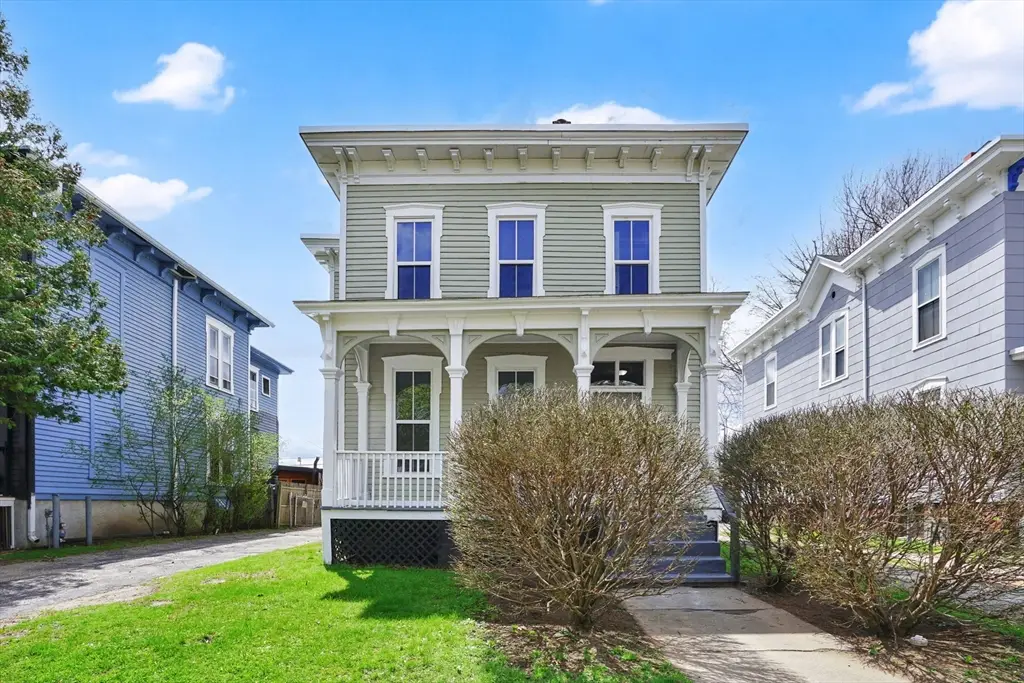 52 Thompson St, Springfield, MA 01109 - #1