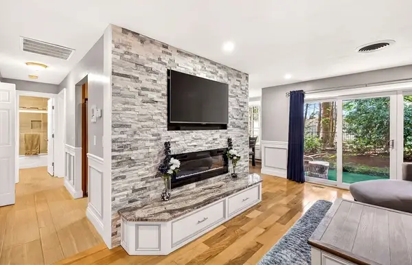 31 Church Green #102, Taunton, MA 02780