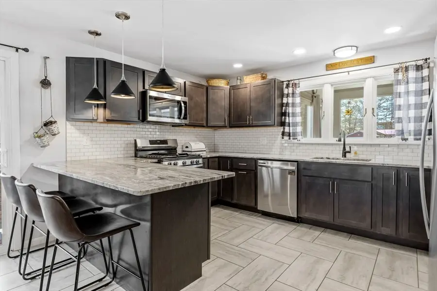 105 Plain Street, Easthampton, MA 01027 - #3