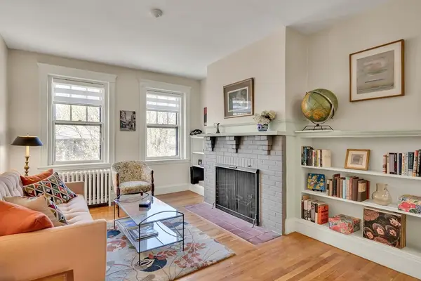 36 Linnaean St #12A, Cambridge, MA 02138