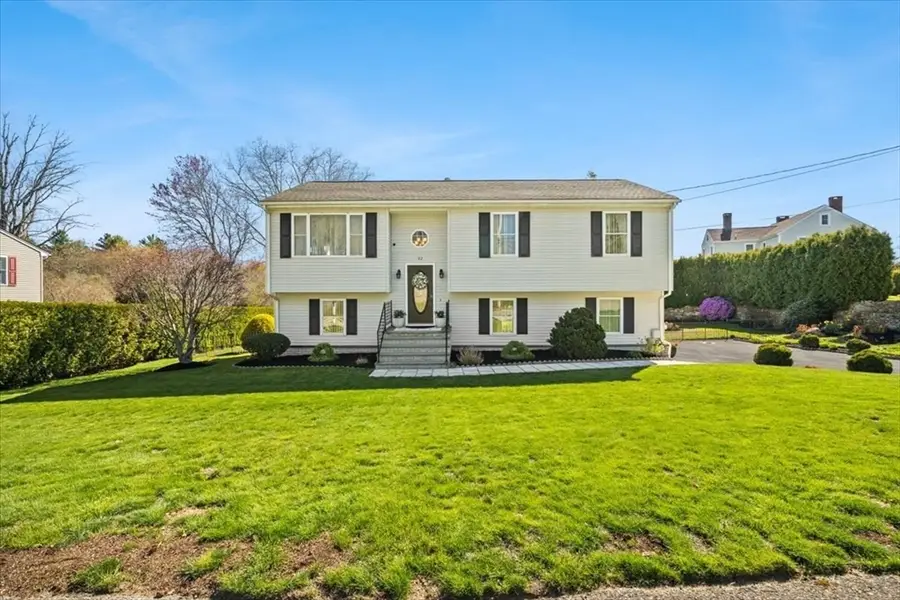 82 Gifford Ave, Dartmouth, MA 02747 - #2