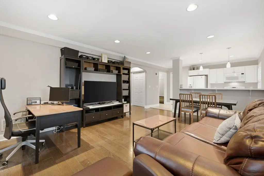 27 Commonwealth #1, Newton, MA 02467 - #1