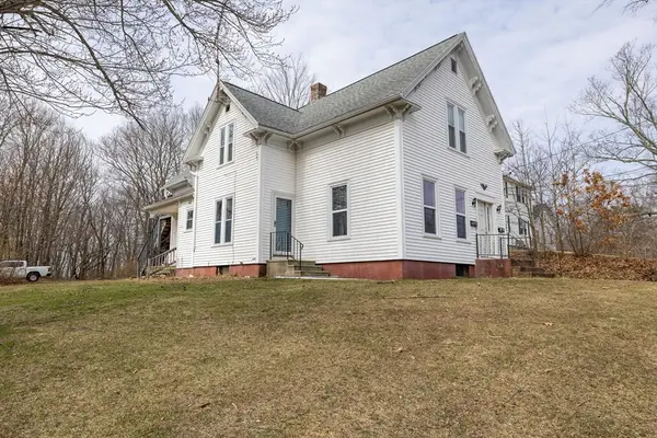 54 Ash St, Spencer, MA 01562