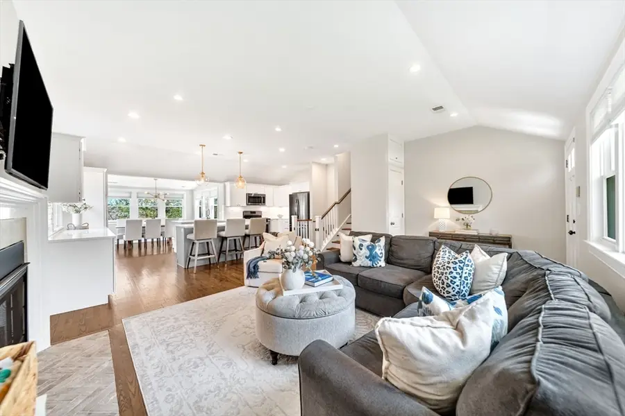 72 Oakcrest Rd, Needham, MA 02492 - #3