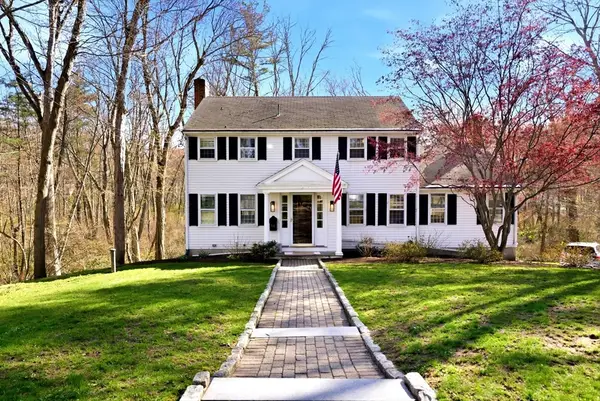 14 Minuteman Road, Hingham, MA 02043