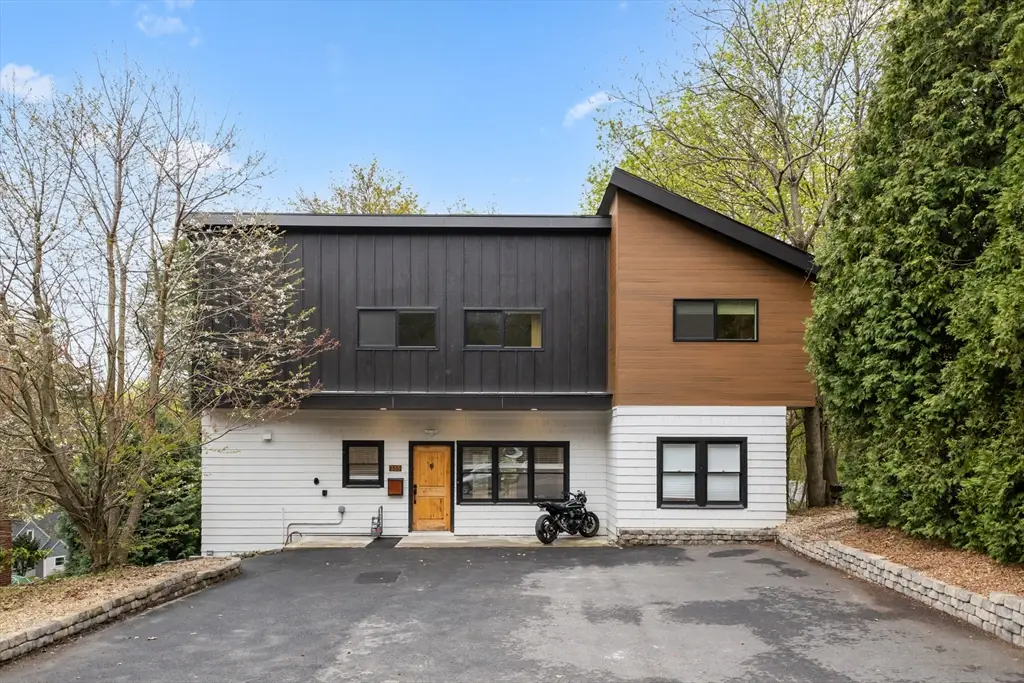 335 Salisbury St, Worcester, MA 01609 - #1