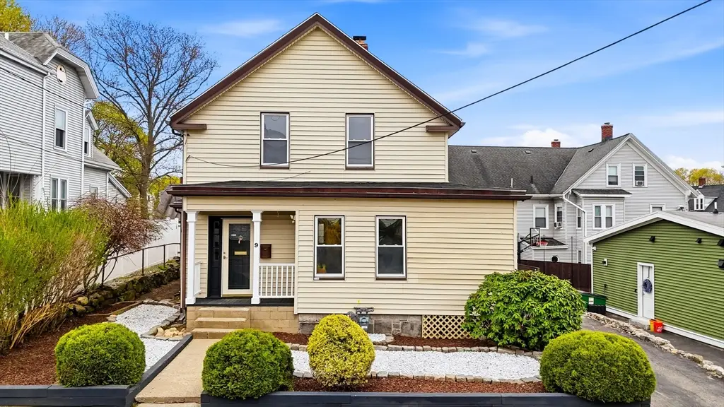 9 Robbins St, Waltham, MA 02453 - #1