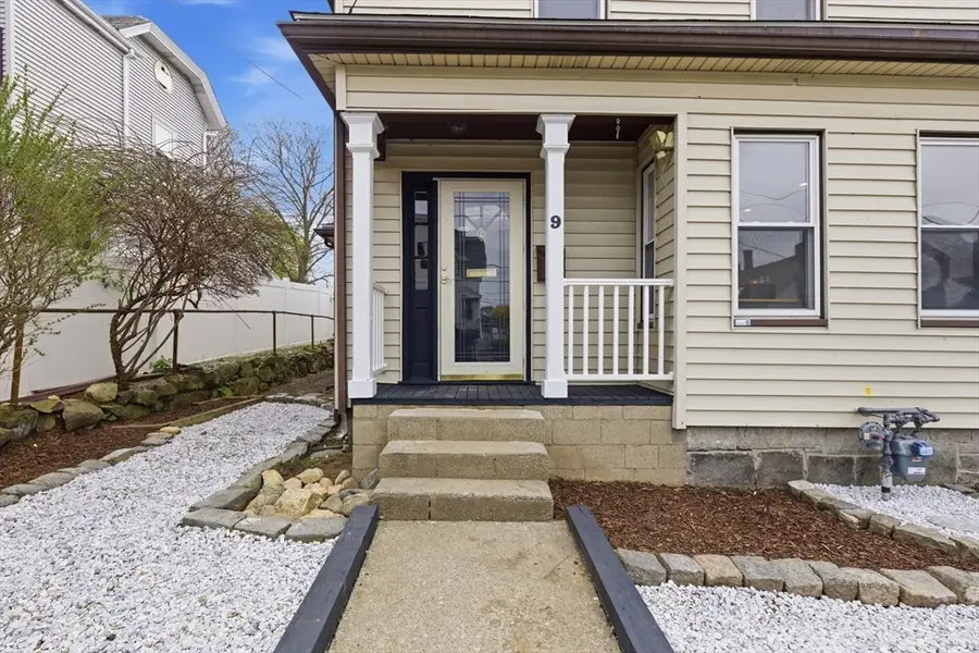 9 Robbins St, Waltham, MA 02453 - #3