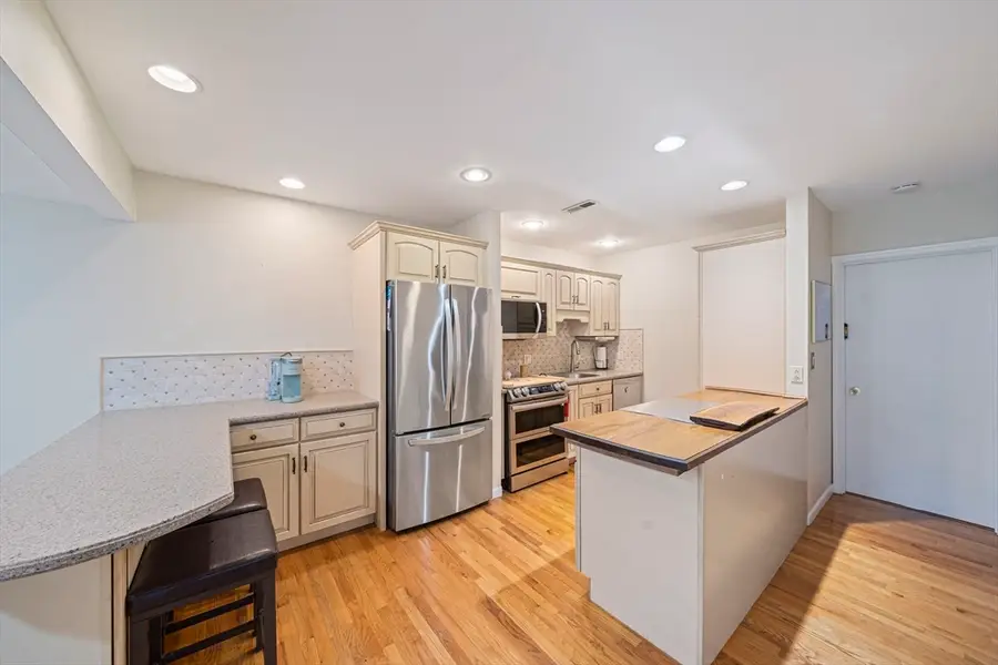 206 Tall Oaks Dr #F, Weymouth, MA 02190 - #3