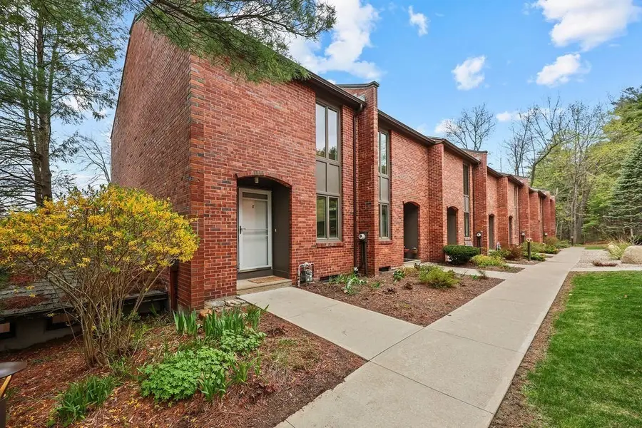 8 Sutton Ct #8, Amherst, MA 01002 - #3