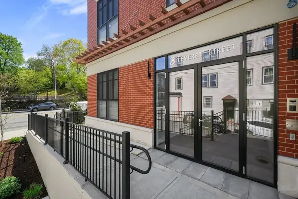 8 Leverett St #4, Brookline, MA 02445