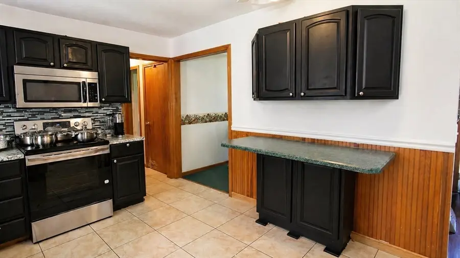 21 Ryan Cir, Springfield, MA 01118 - #3