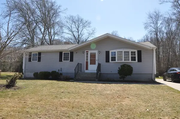 81 Benoit St, Westport, MA 02790