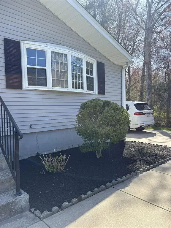 81 Benoit St, Westport, MA 02790 - #3