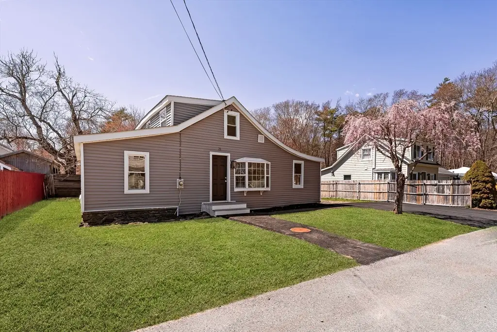 21 Evergreen Street, Dartmouth, MA 02747 - #1