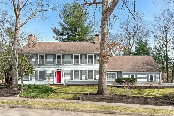 2 Liberty Ln, Lynnfield, MA 01940