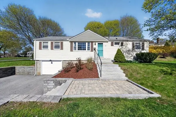 72 Ledgebrook Rd, Weymouth, MA 02190