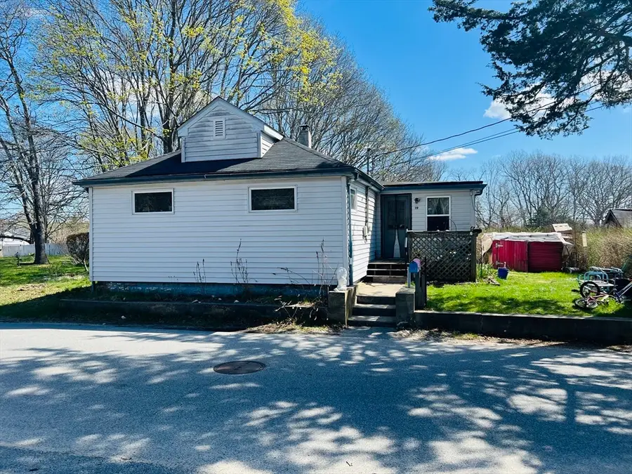 19 Oakdale St, Wareham, MA 02571 - #2