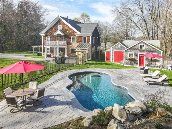 23 Old Oaken Bucket Rd, Scituate, MA 02066