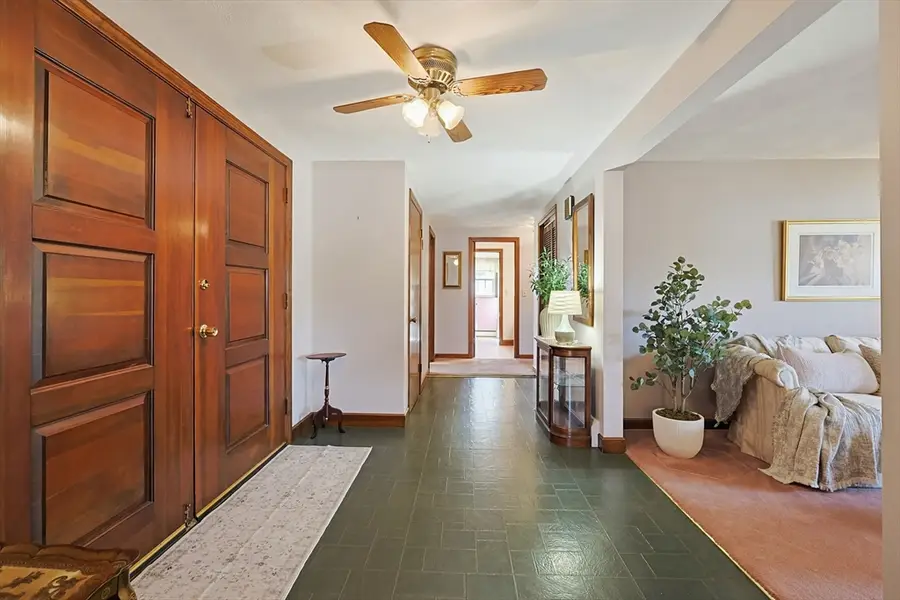 3 Sunnyside Ln, Milford, MA 01757 - #2