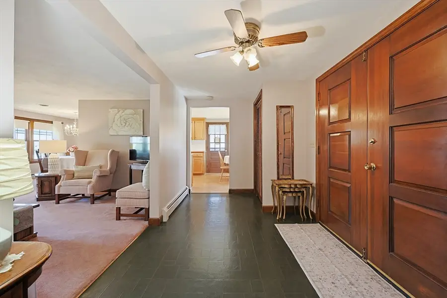 3 Sunnyside Ln, Milford, MA 01757 - #3