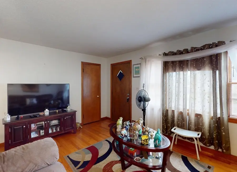 106 Merida St, Springfield, MA 01104 - #3