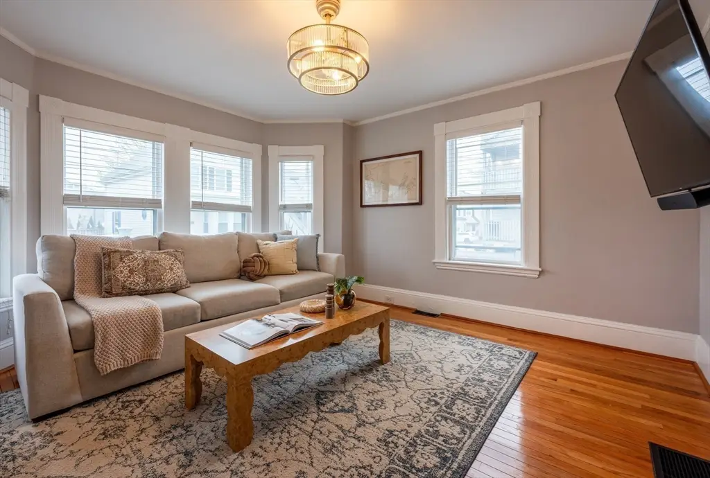 6 Arthur St, Gloucester, MA 01930 - #1
