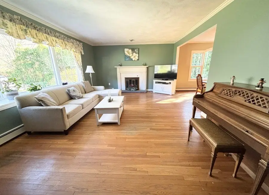 19 Harvest Ln, Hingham, MA 02043 - #2