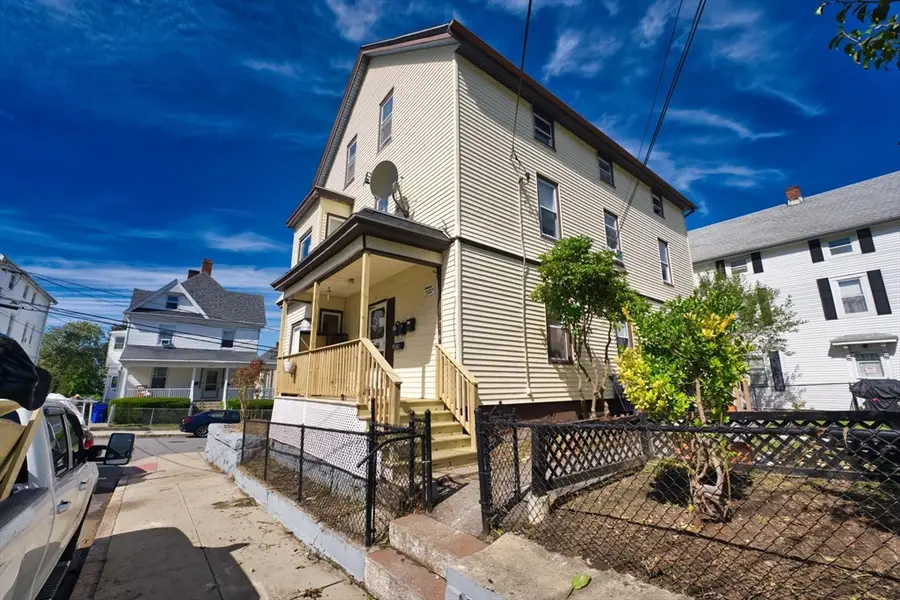 4 Oliver St, Fall River, MA 02724 - #2
