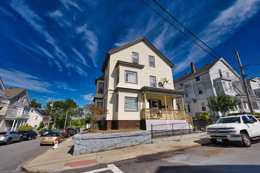 4 Oliver St, Fall River, MA 02724 - #3