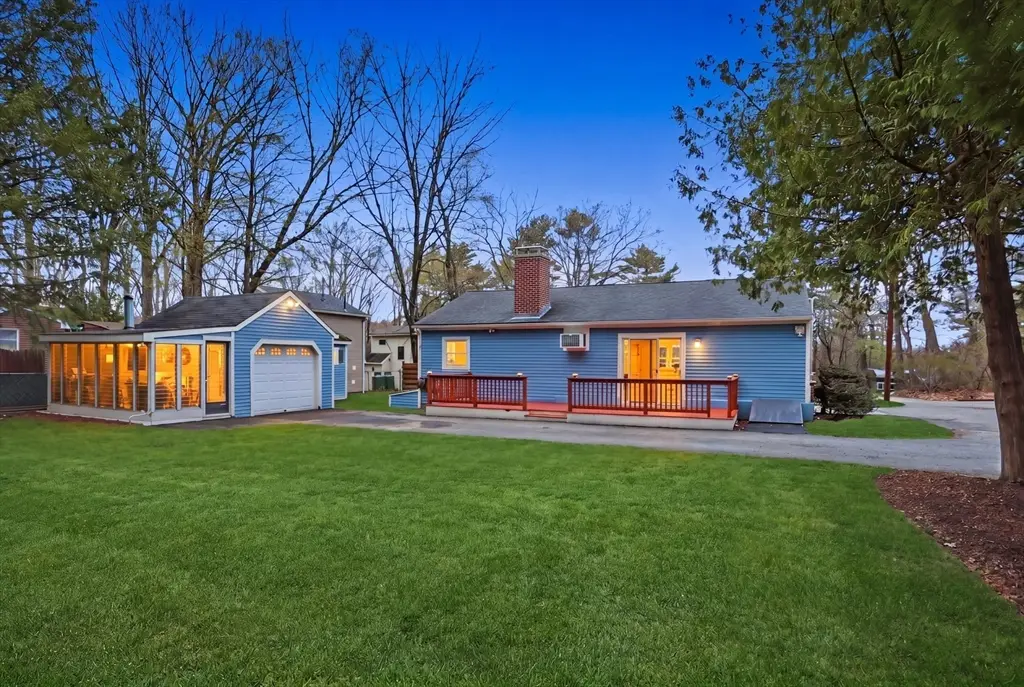 28 Fuller Ave, Lancaster, MA 01523 - #1