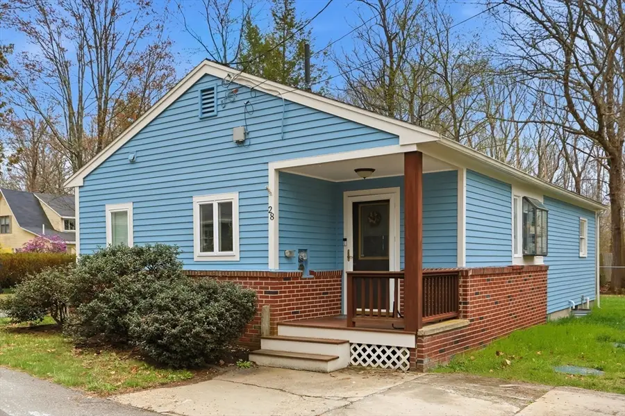 28 Fuller Ave, Lancaster, MA 01523 - #3