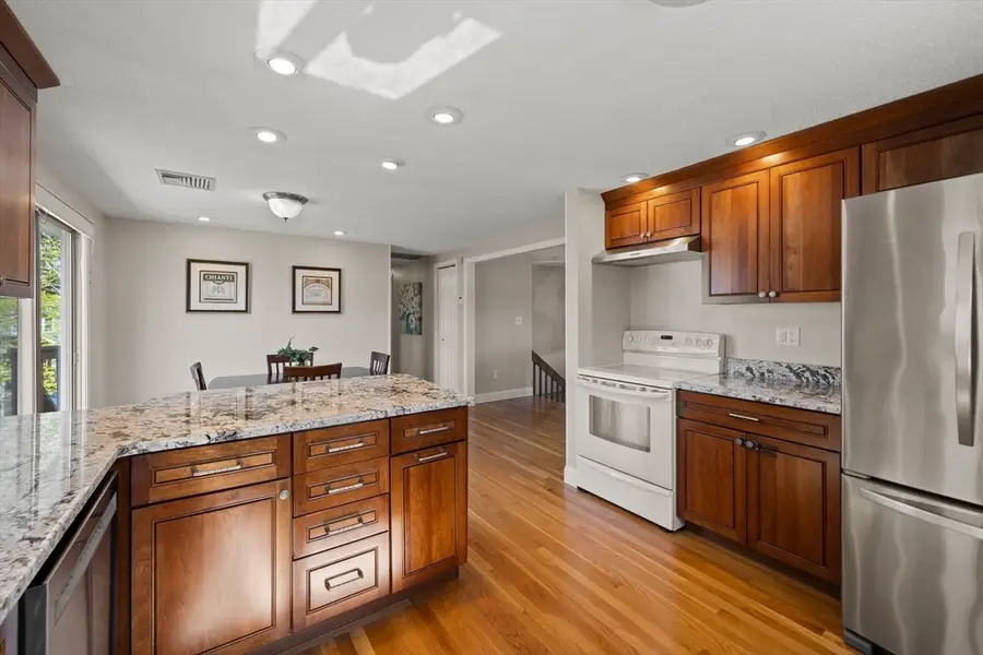126 Hanscom Ave, Reading, MA 01867 - #3