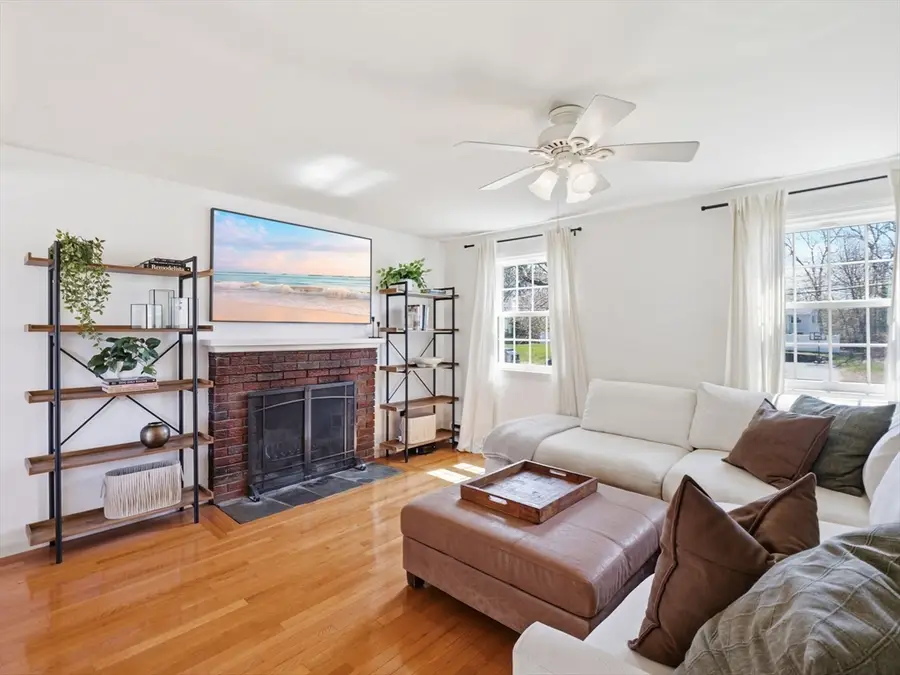 4 Donny Dr, Franklin, MA 02038 - #2