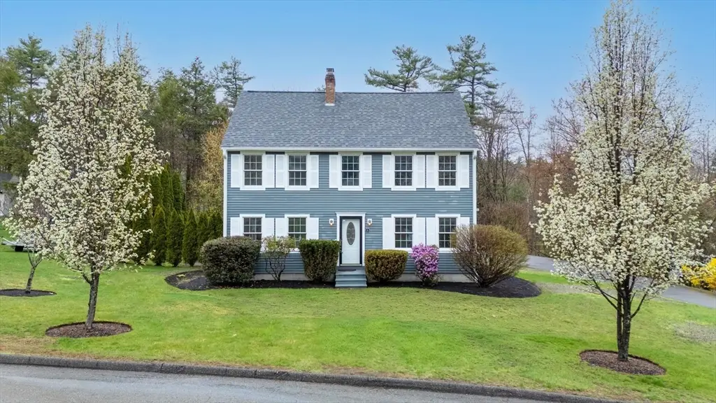 11 Revolution Dr, Leominster, MA 01453 - #1