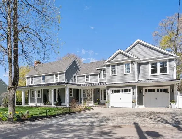 6 Hale Place, Medfield, MA 02052