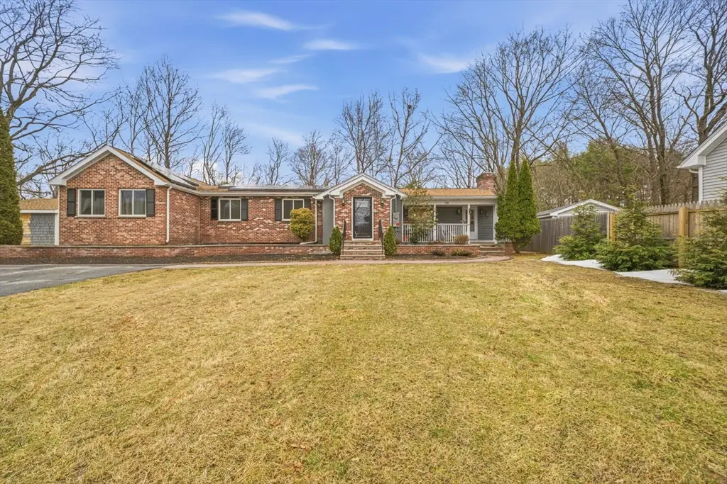 30 Glendale Ave, Uxbridge, MA 01569 - #1