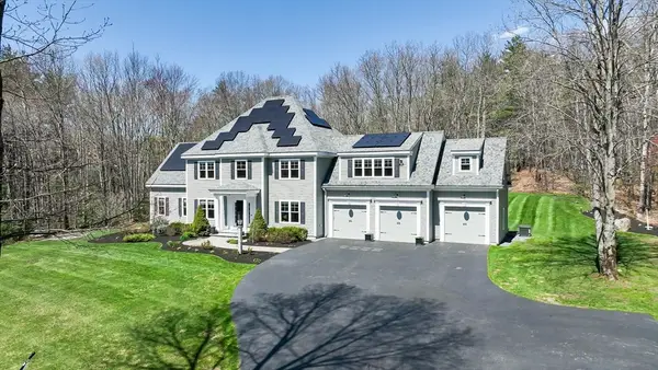 15 Hubbard Ln, Bolton, MA 01740