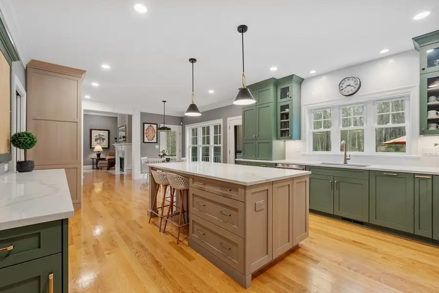 15 Hubbard Ln, Bolton, MA 01740 - #3