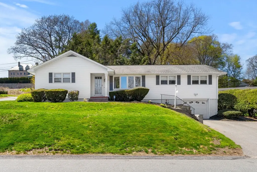 105 Starr Ave, Lowell, MA 01852 - #1