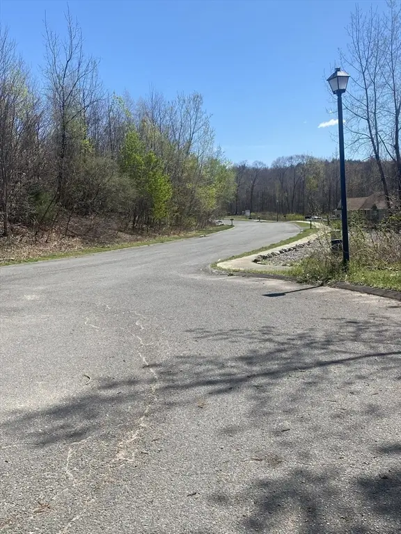 117 Munsing Ridge, Granby, MA 01033