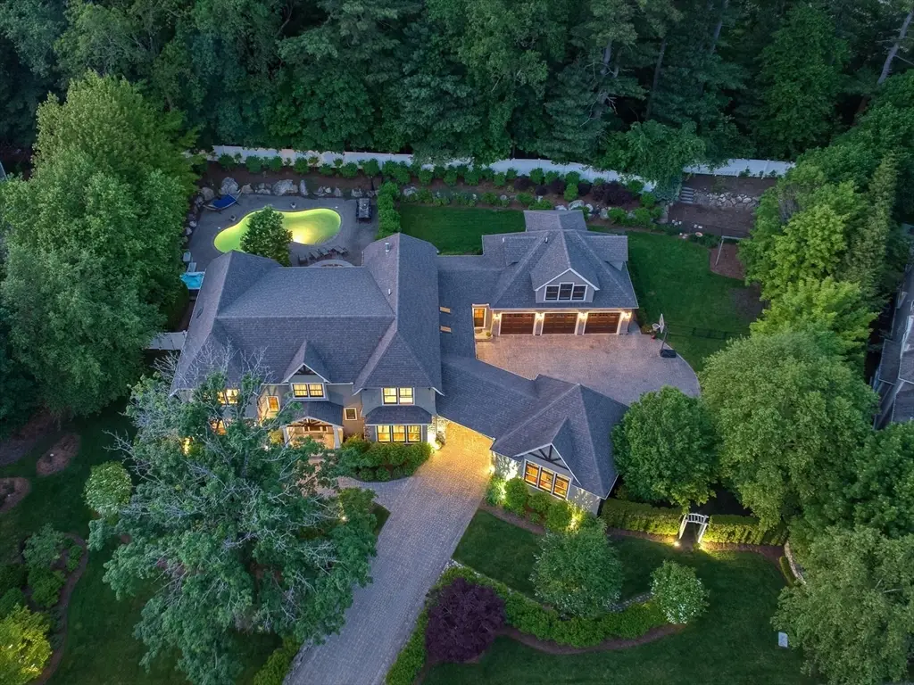 4 Abbott Ln, Bedford, MA 01730 - #1