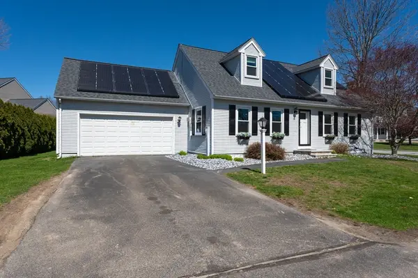26 Juniperwood Dr, Haverhill, MA 01832
