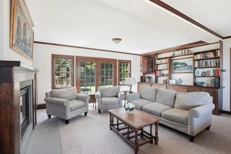 34 Governor Long Rd, Hingham, MA 02043 - #2