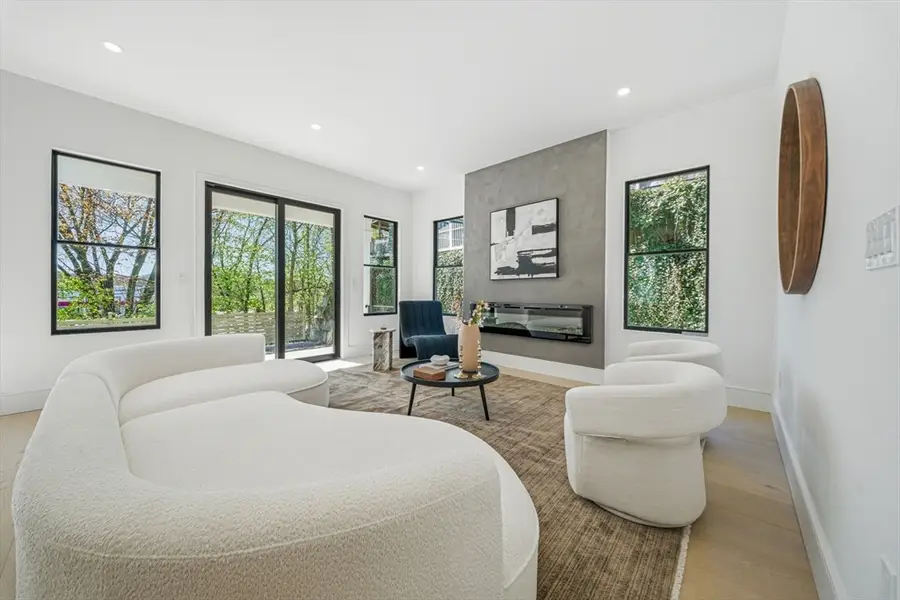 28 Chandler Pl, Newton, MA 02464 - #3