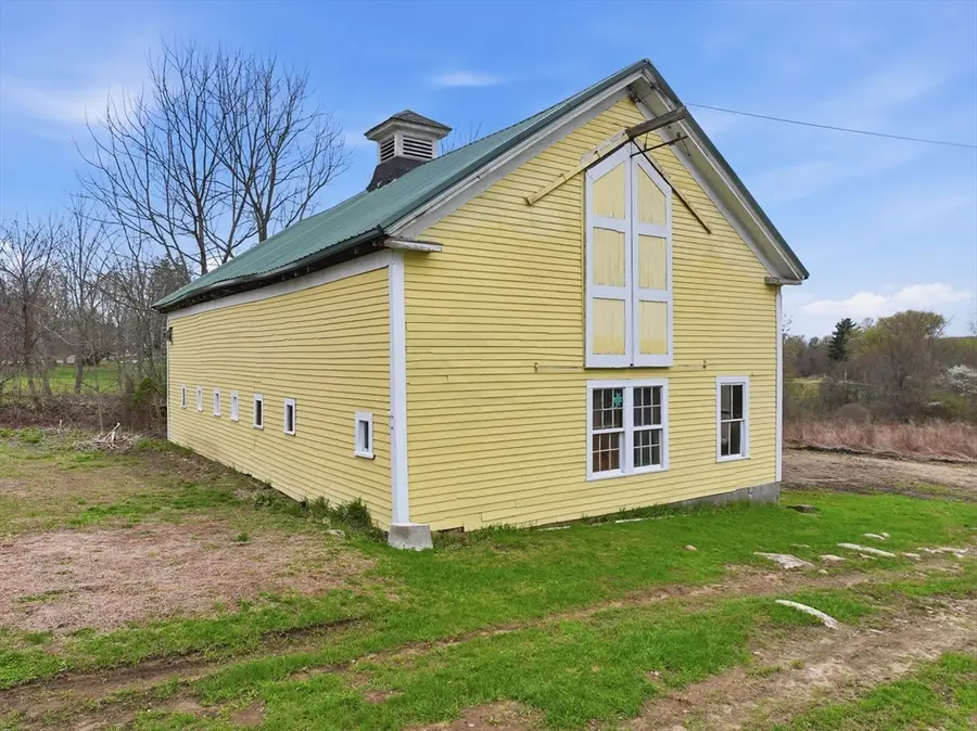 16 Main St, Brookfield, MA 01506 - #3