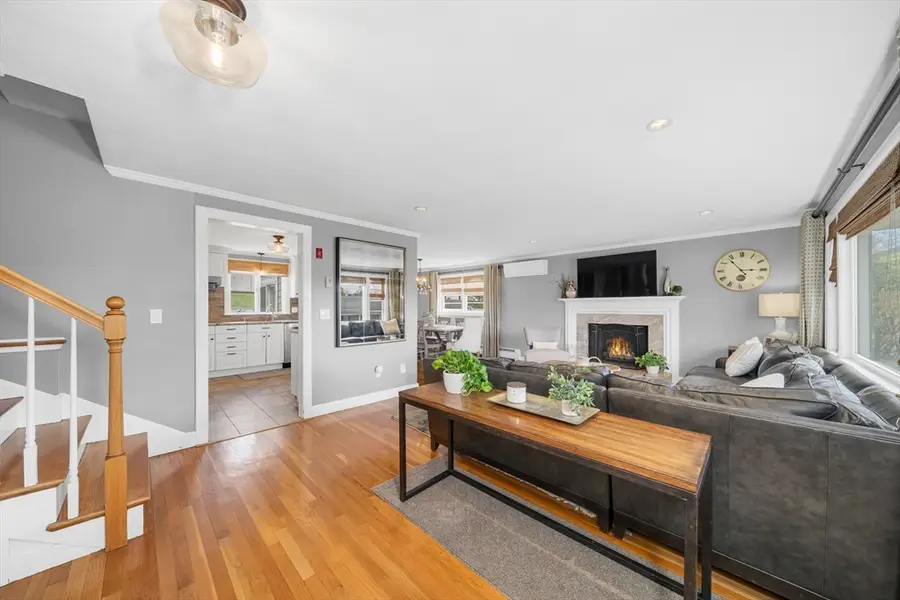 105 Macarthur Rd, Stoneham, MA 02180 - #2