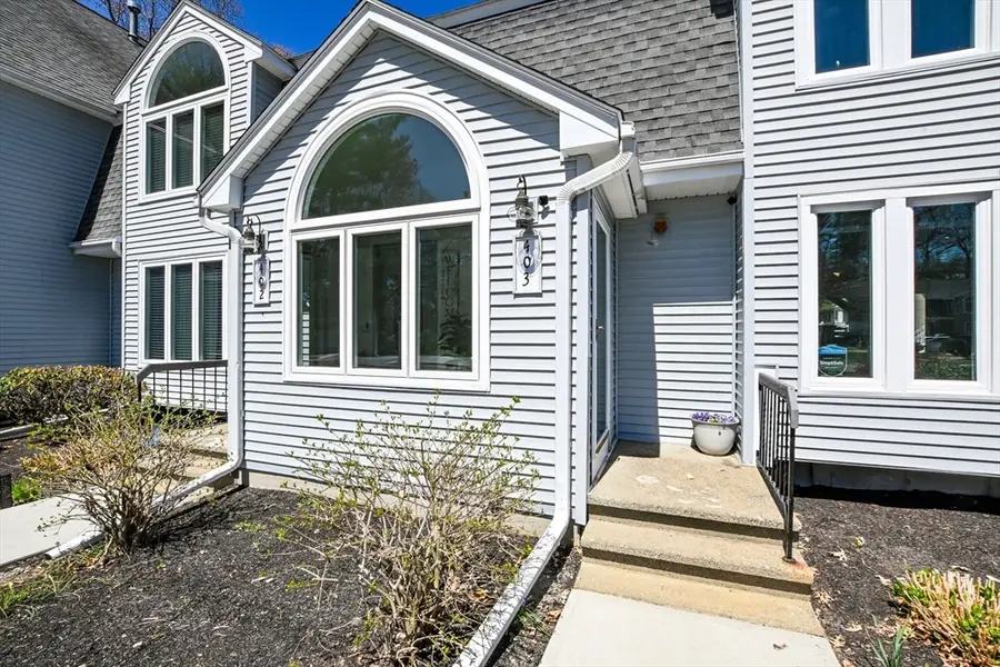 35 Pilgrim Village Rd #403, Taunton, MA 02780 - #2