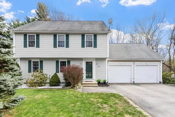 19 Fieldstone Dr, Gardner, MA 01440